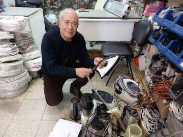 Eskişehir’de 67 yaşındaki Mehmet Usta’nın sevdası elektrikli ev aletleri
