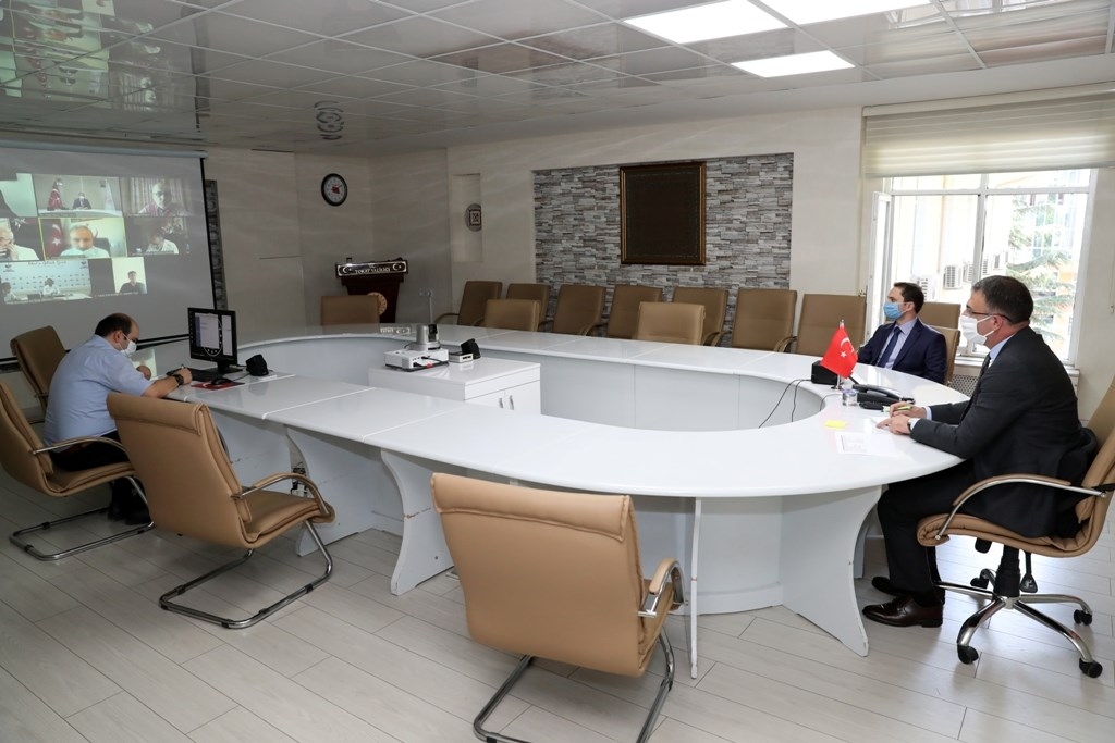 İl Hıfzıssıhha Kurulu Toplantısı Vali Dr. Ozan Balcı Başkanlığında Gerçekleştirildi