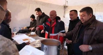 Kahramankazan Belediyesi Doğanşehir’de iftar çadırı kurdu