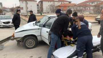 Karaman’da 2 otomobil çarpıştı: 1 yaralı
