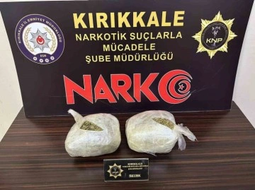 Kargo aracında uyuşturucu ele geçirildi: 2 tutuklama