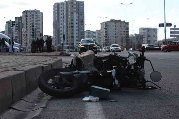 Kayserispor Başkanı Çamlı’nın karıştığı kazada ağır yaralanan mobilet sürücüsü hayatını kaybetti
