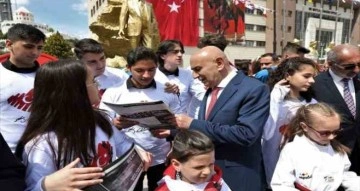 Keçiören Belediye Başkan Altınok Atatürk’ü andı ve gençleri tebrik etti