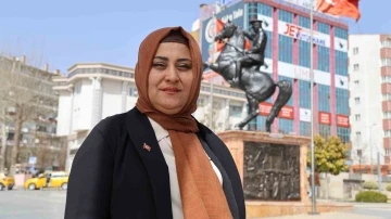 Kırşehir’in en büyük mahallesinin muhtarı kadın oldu
