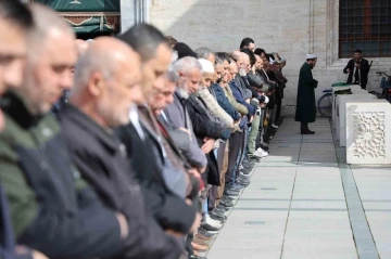 Konya’da İsrail’in yardım konvoyuna saldırısında hayatını kaybedenler için gıyabi cenaze namazı kılındı
