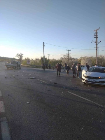 Konya’da kamyonet otomobille çarpıştı: 11 yaralı
