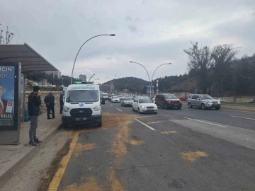 Minibüs belediye otobüsüne çarptı: 1 ölü, 1 yaralı
