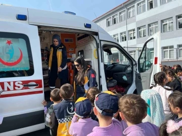 Öğrencilere ambulans tanıtıldı

