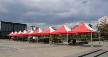 OKAF’23’te tepki çeken çadır rengi yerine ’kırmızı-beyaz’