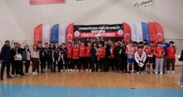 Okul Sporları Gençler Badminton Türkiye Şampiyonası Erzincan’da sona erdi