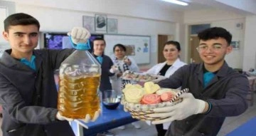 Okulun mutfağında biriken atık yağları kullanıp sabun ürettiler