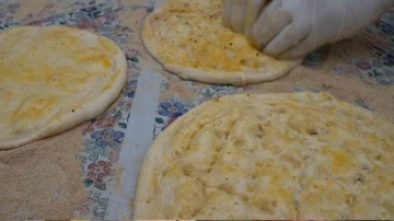 Osmanlı mutfağının lezzeti, iftar sofralarının vazgeçilmezi: Ramazan pidesi
