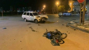 Otomobil ile çarpışan motosiklet sürücüsü hayatını kaybetti

