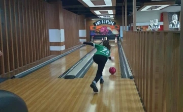 Şadiye Muzaffer Turhan Anadolu Lisesi bowling Karadeniz birincisi
