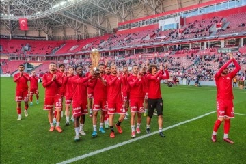 Şampiyon Samsunspor’a taraftarlardan ödül