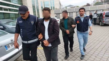 Samsun’da 5 kaçak göçmen ve 2 göçmen kaçakçısı yakalandı
