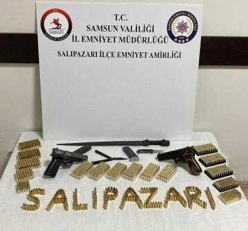 Samsun’da ruhsatsız silah ve fişek ele geçirildi: 2 gözaltı
