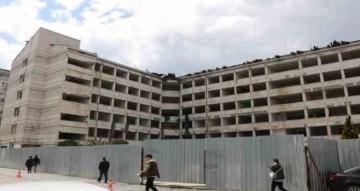 Samsun’da belediye binasının yıkımına başlanıyor
