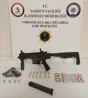 Samsun’da bir evde otomatik silah ele geçirildi