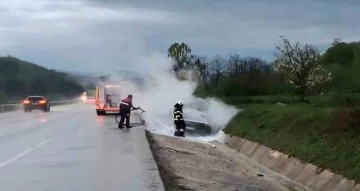 Samsun'da seyir halindeki otomobilde yangın: 4 yaralı