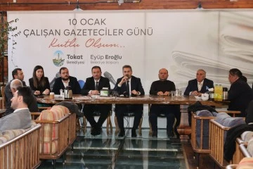 Sesimiz Gazetesi Sahibi ilhan Uluözlü, Tokat Belediye Başkanı Eyüp Eroğlu’nun10 Ocak Çalışan Gazeteciler Günü  Programına katıldı