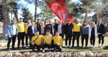 Siirt Belediyesi sporcuları Voleybol 1. Lig Play-Off maçlarına katılmak üzere Çorum’a uğurlandı