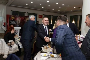 Sincan Belediye Başkanı Ercan muhtarlarla buluştu
