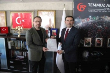 Sivas Belediye Başkanlığı için ilk adaylığını açıklayan Topgül oldu