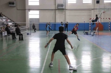 Sivas’ta badminton rüzgarı esti
