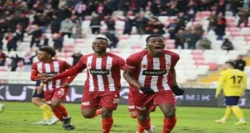 Sivassporlu Cofie gol sayısını 2’ye yükseltti