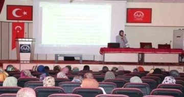 Sivas’ta hacı adaylarına seminer verildi