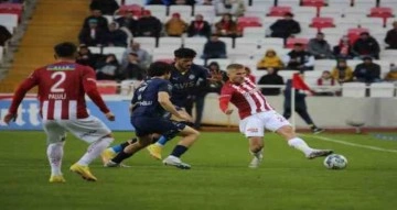 Spor Toto Süper Lig: Sivasspor: 0 - Fenerbahçe: 0 (Maç devam ediyor)