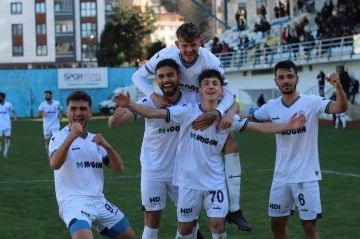 TFF 3. Lig: Pazarspor: 4 - Eynesil Belediyespor: 1
