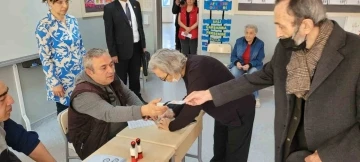 Türkiye genelinde oy kullanma işlemi başladı
