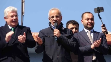 Ulaştırma ve Altyapı Bakanı Abdulkadir Uraloğlu:
