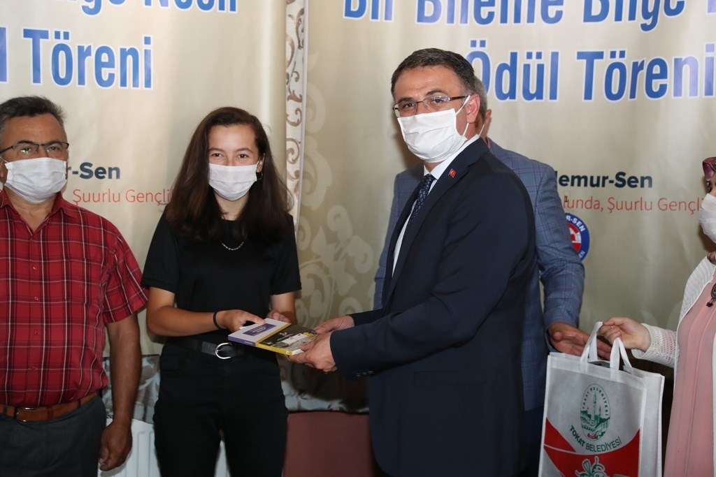 Vali Balcı, Bir Bilenle Bilge Nesil Yarışması Ödül Törenine Katıldı