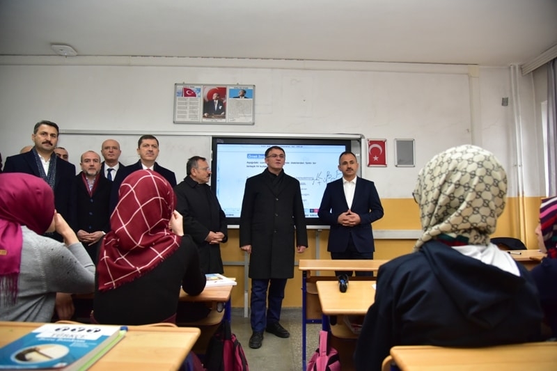 Vali Balcı, Öğrencilerle Bir Araya Geldi
