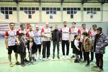 Voleybol turnuvasında şampiyonluk kupasını Alaca Önder aldı
