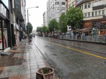 Yağmur, vatandaşların hafta sonu gezisine engel oldu

