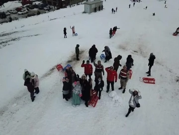 Zigana Dağı Kayak Tesisi’nde güvenli kış turizmi için jandarma çalışmalarını sürdürüyor
