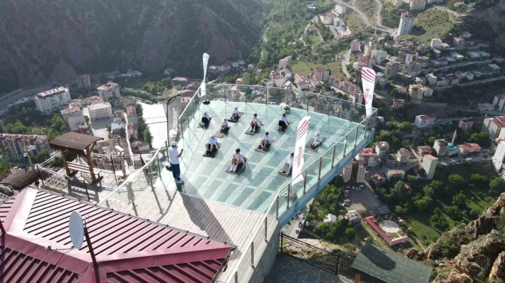 Gümüşhane’de minik sporcular ve antrenörleri türkiye ve avrupa’nın en yüksek