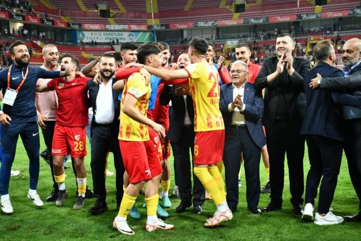 Kayserispor, bu sezon mağlup olmayan takımlar arasında yer aldı. Sarı