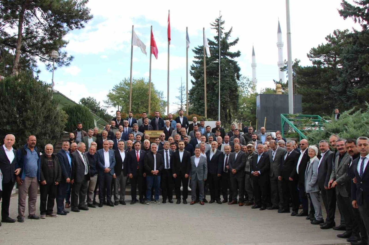 Amasya pancar ekicileri kooperatifi başkanlığına yeniden seçilen  mustafa saatcı,