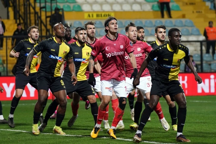 Spor Toto Süper Lig'in 25. haftasının kapanış maçında İstanbulspor evinde
