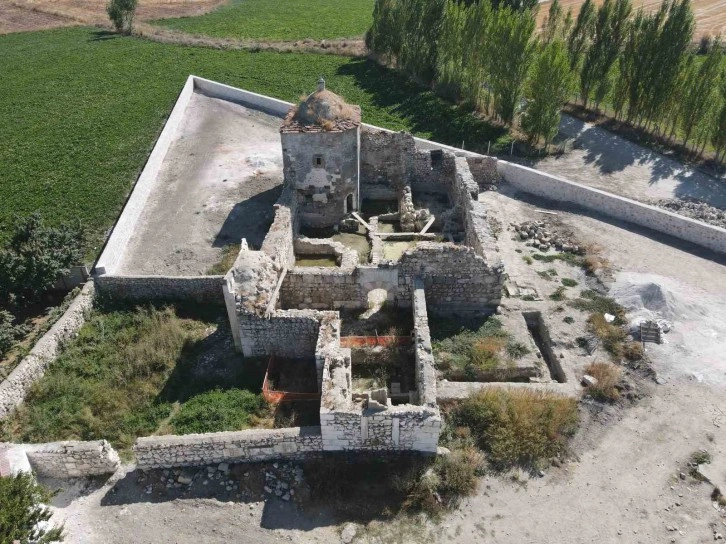 Çorum’un Alaca ilçesinde bulunan ve Selçuklu dönemine tarihlenen Hüseyin Gazi