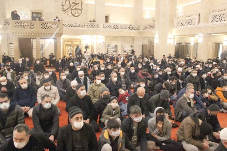 TOKAT İL MÜFTÜLÜĞÜ VE İL GENÇLİK KOORDİNATÖRLÜĞÜ İŞBİRLİĞİYLE “CAMİ-GENÇLİK BULUŞMALARI