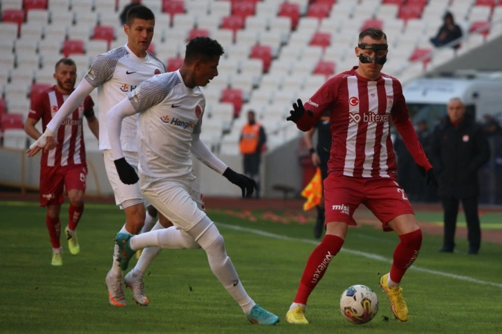 Ümraniyespor, Spor Toto Süper Lig'in 33. haftasında yarın evinde Sivasspor