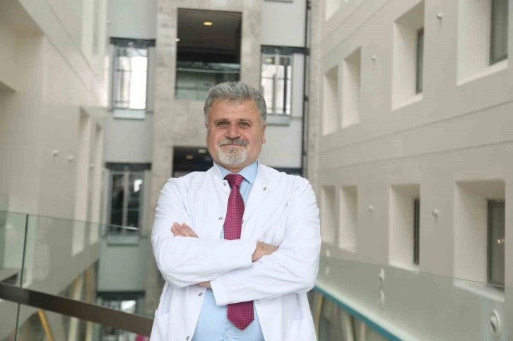 Medicana Sivas Hastanesin Gastroenteroloji Uzmanı Prof. Dr. Abdülkerim Yılmaz, endoskopi