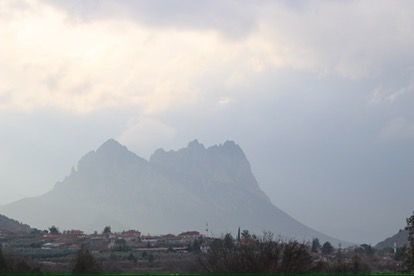 Eskişehir’in yüksek kesimlerinde sisli hava hakim olurken, ortaya çıkan manzaralar