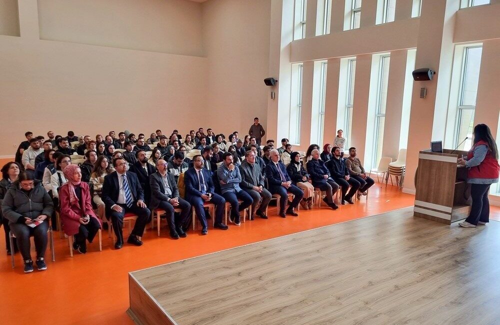 Kastamonu Üniversitesi’nde düzenlenen bilgilendirme toplantısında, ÜNİDES 4. dönem başvurularıyla ilgili